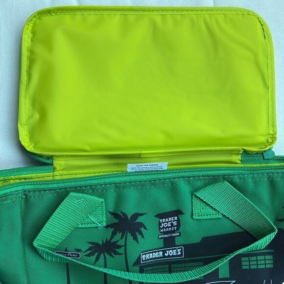 Trader Joe’s Emerald Mini Insulated Bag - Picture 4 of 4